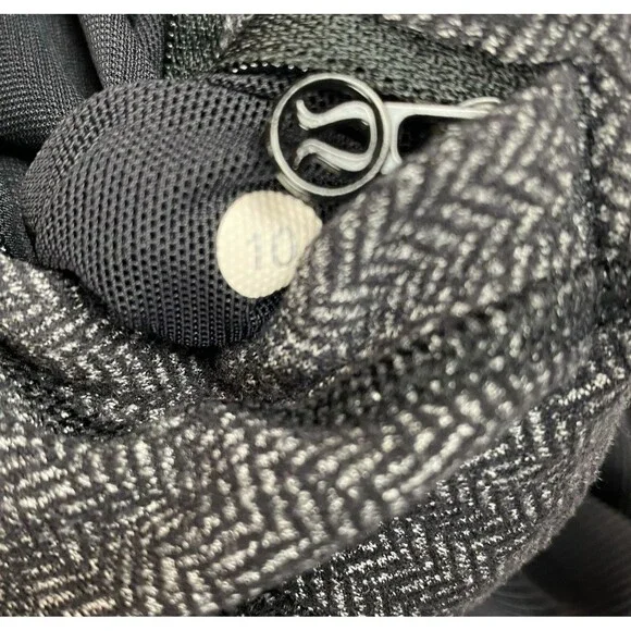 Lululemon Daily Practice Jacket Womens 10 Heathered Gray Black Zip Up Thumbholes - Picture 5 of 10